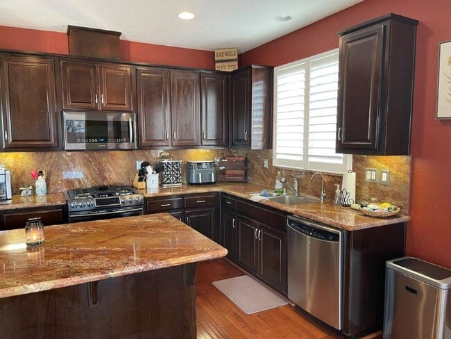 Building Photo - NEWER MODERN HOME BEHIND KAISER VACAVILLE *STAR RENTALS