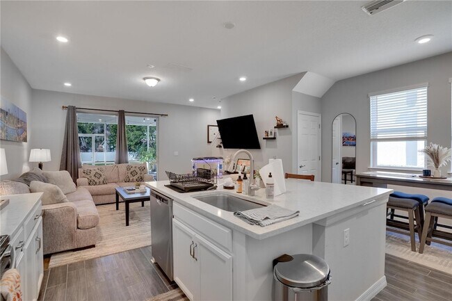 Building Photo - 2915 Grand Kemerton Pl