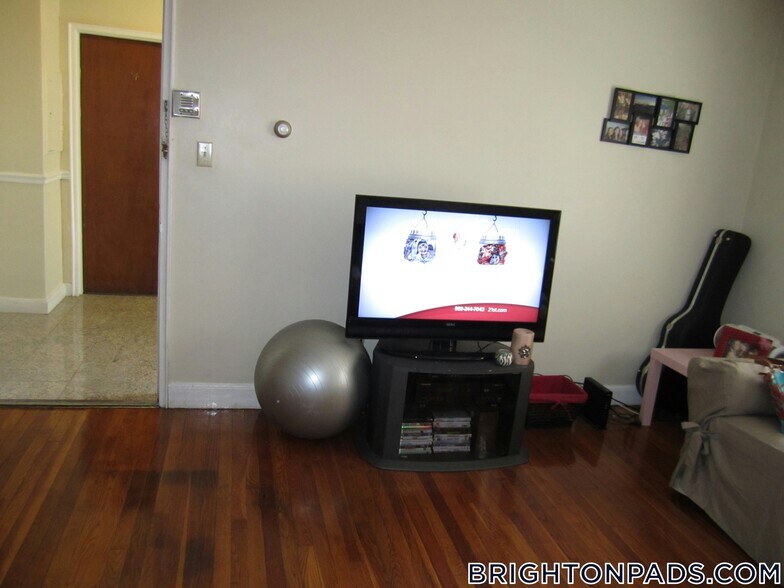 Building Photo - 65 Chiswick Rd