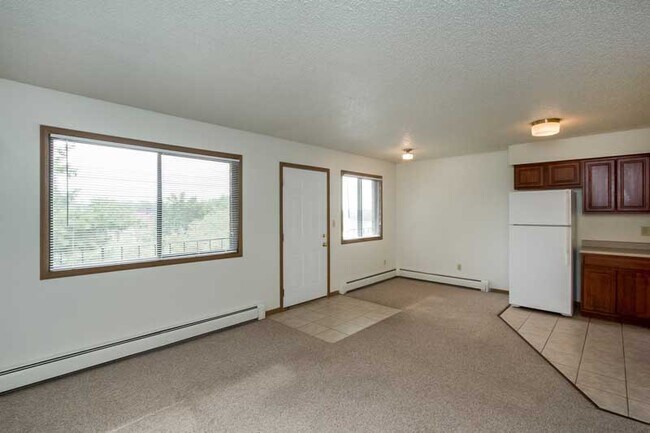 Building Photo - 625 S Clinton St