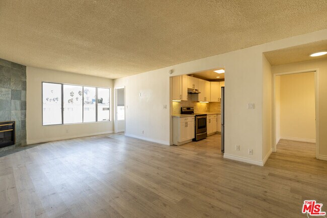 Primary Photo - 1033 6th St
