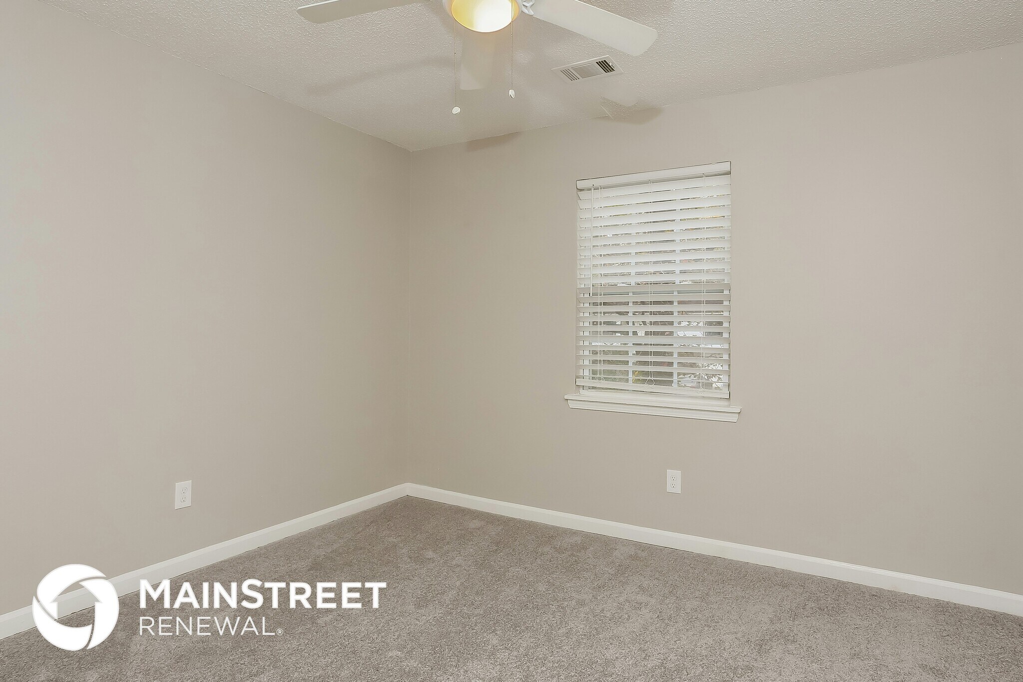 Building Photo - 2453 Crestdale Cir SE