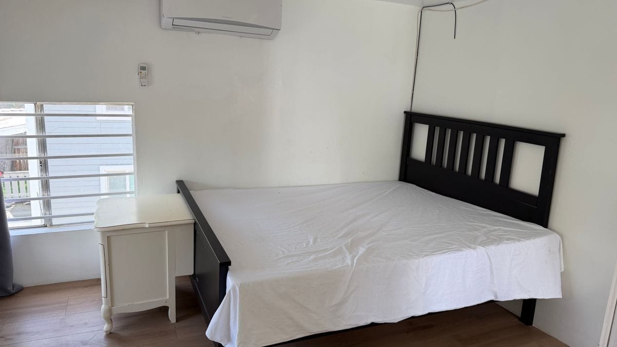 Building Photo - 301 W 1st St