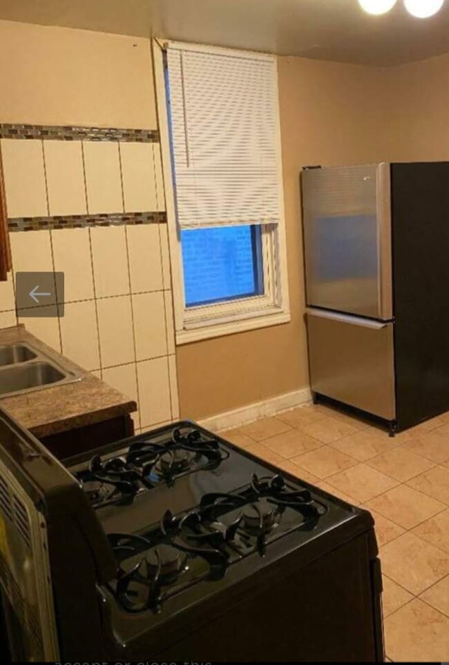 Building Photo - 5918 S Calumet Ave