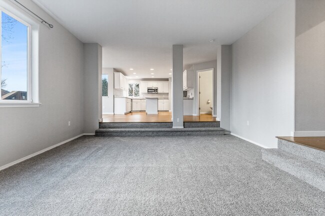 Building Photo - 2851 Cleveland Ave NW