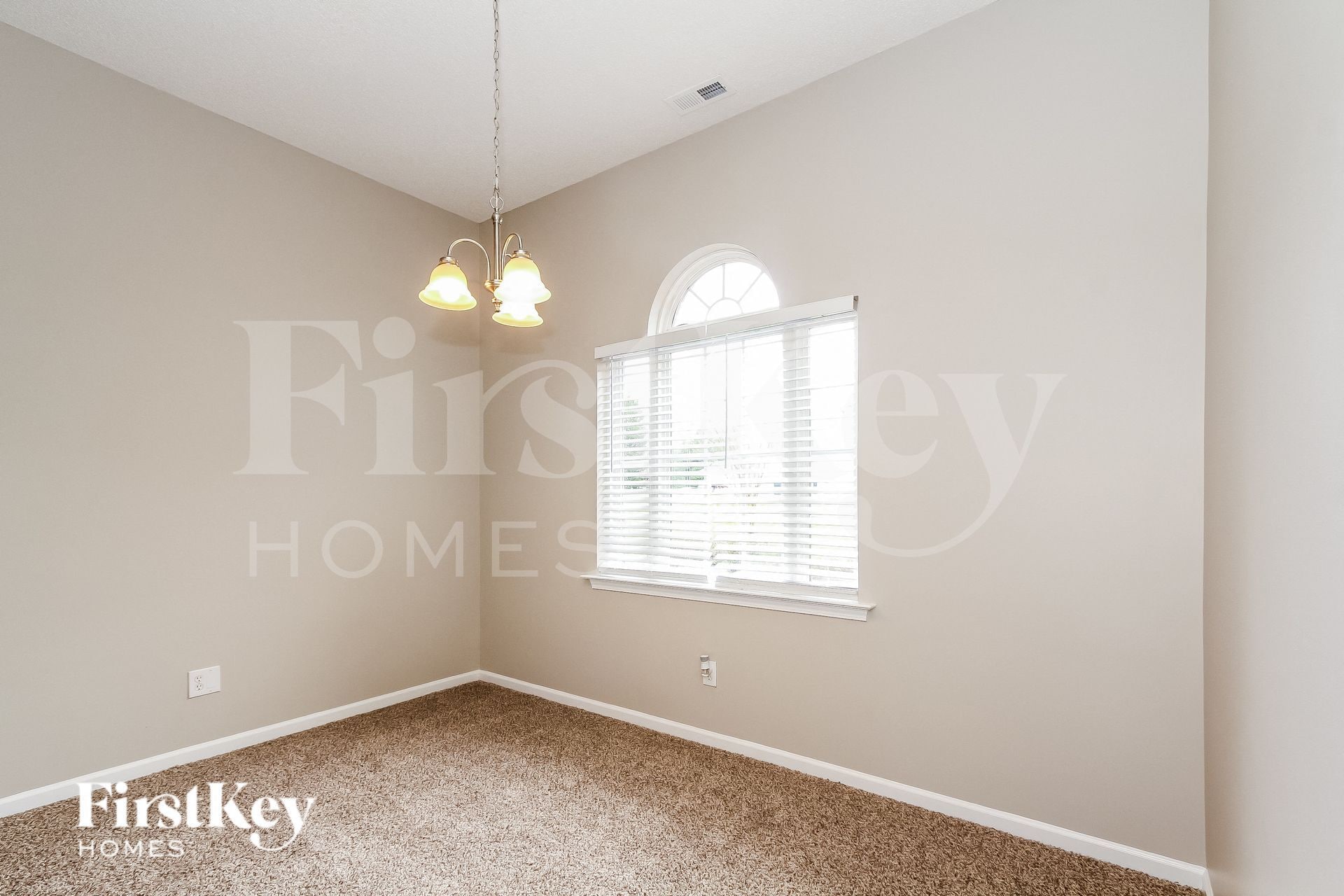 Building Photo - 164 Silver Birch Ln