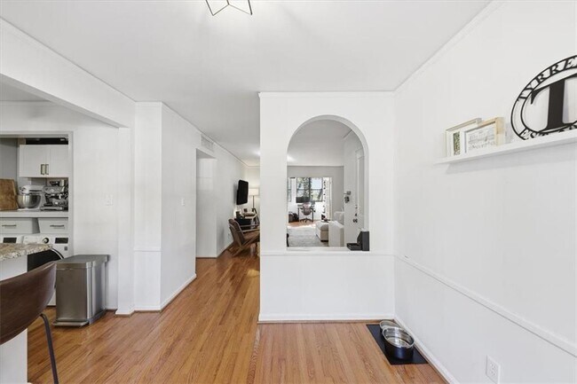 Building Photo - 133 Woodmere Square NW