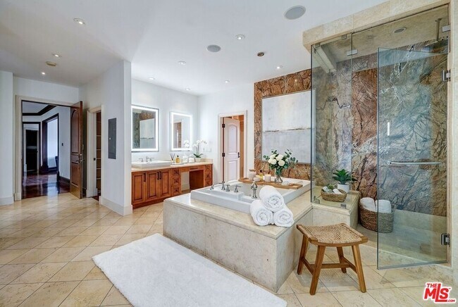 Building Photo - 209 S Anita Ave