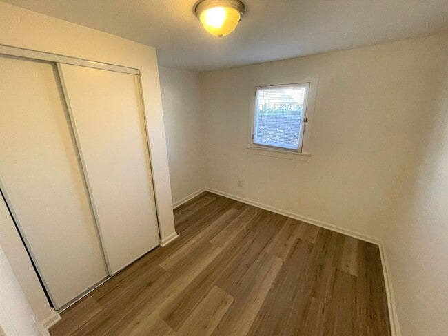 Building Photo - Downtown Home with Large Deck and OCEAN VIEWS!