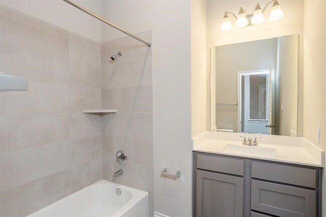 Building Photo - 1639 Rosedale Dr