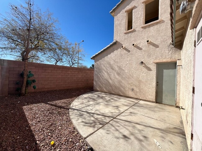 Building Photo - Cozy Home in Heart of Summerlin!