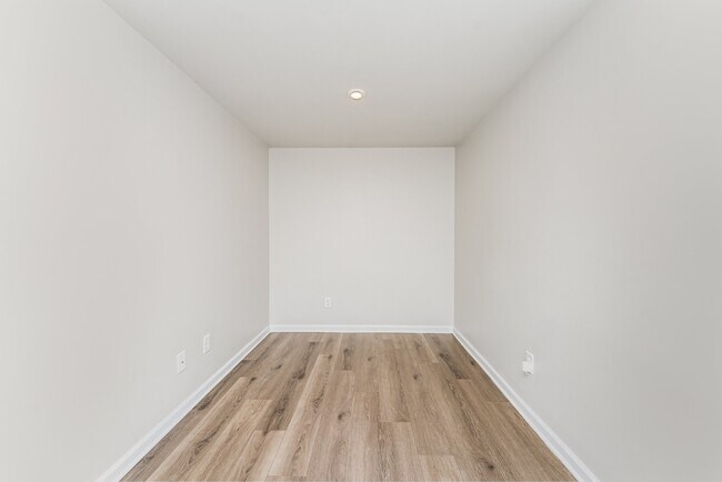 Building Photo - 1105 Canando St