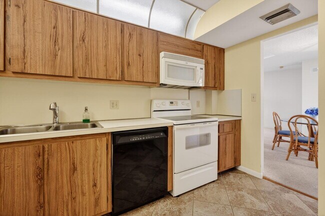 Building Photo - 100 Ocean Trail Way