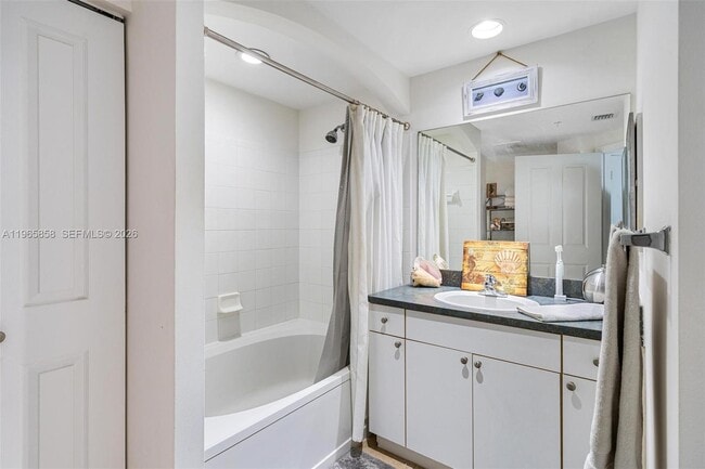 Building Photo - 9172 Collins Ave