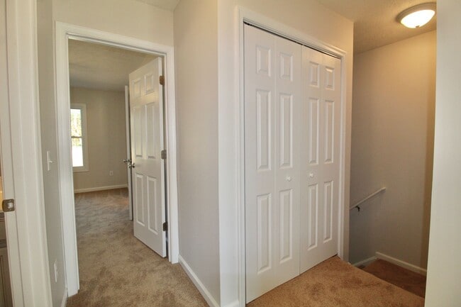 Building Photo - 3015 Locust Grv Ct