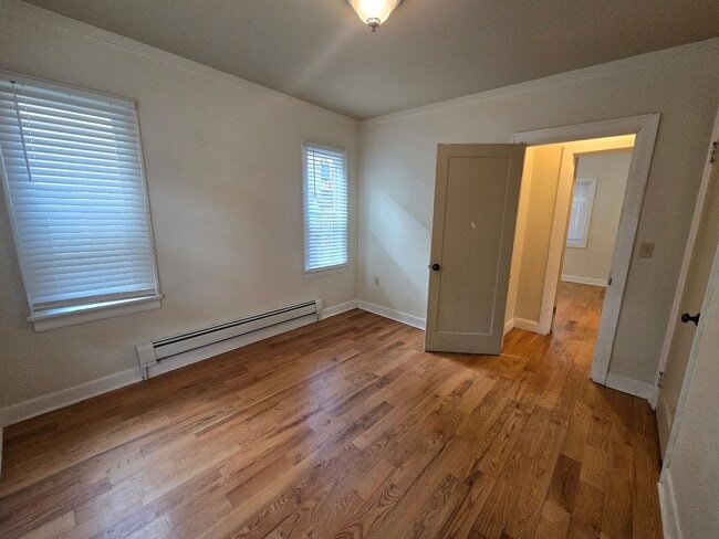 Building Photo - Large Beautiful South Hill Home! Available...