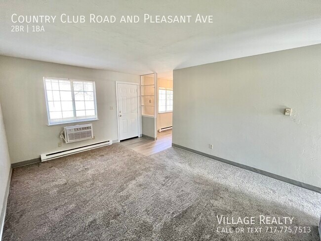 Building Photo - 605 Country Club Rd