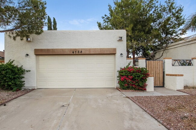 Building Photo - 4758 W Escuda Dr