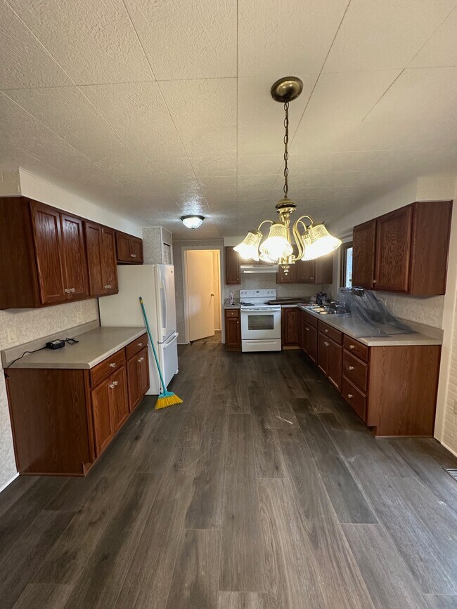 Building Photo - 5824 141st Ave