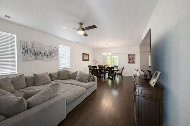 Building Photo - Highly Desirable 4 Bedroom Home with Serene Cul-de-Sac Living in Watergrass Community