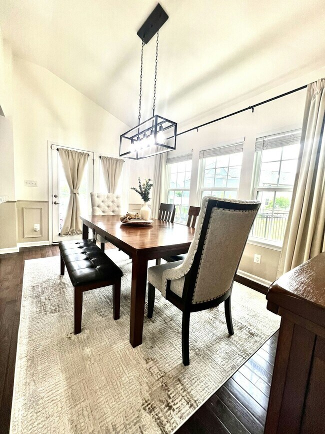 Building Photo - 2409 Glouster Pointe Dr