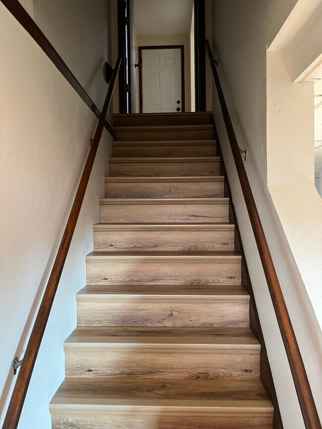 Building Photo - 2790 S Ridge Rd