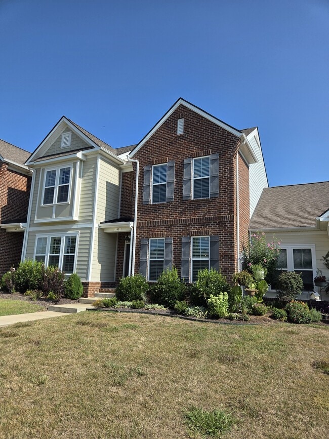 Building Photo - 149 Mary Ann Cir