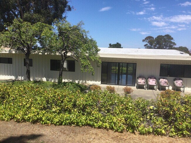 Building Photo - 55 Del Monte Dr