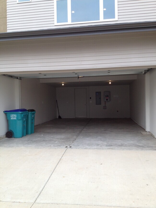 Building Photo - 309 Urban Prairie St