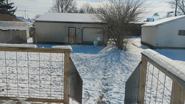 Building Photo - Single Family Home