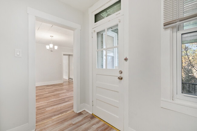 Building Photo - 523 Edgewood Ave