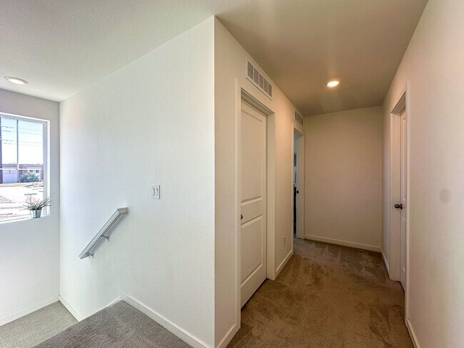 Building Photo - 9049 Bondcliff Ln