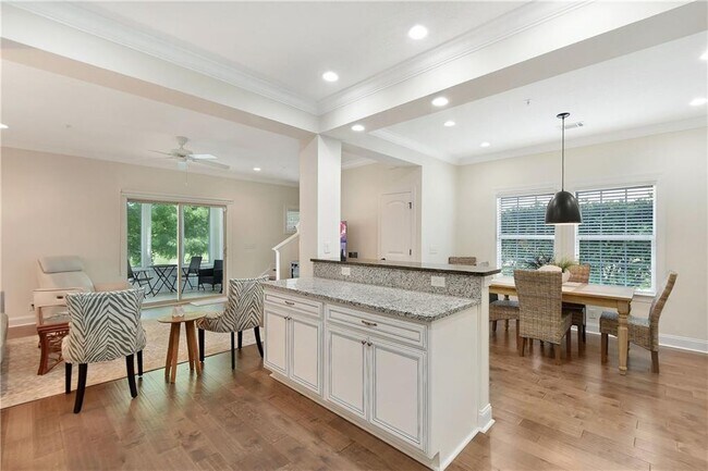 Building Photo - 510 Mariners Cir