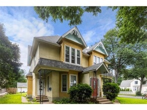 Building Photo - 1430 Madison St NE