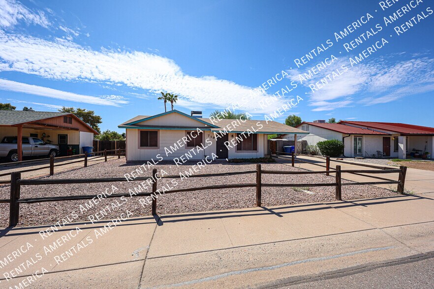 Building Photo - 719 W Palomino Dr