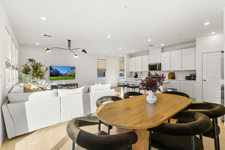 Building Photo - 664 Tranquil Bay Ct