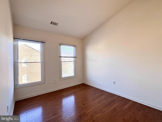 Building Photo - 1525 Templeton Pl