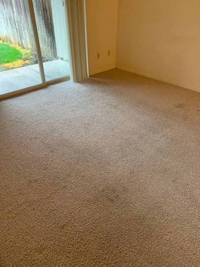 Building Photo - 677 Benjamin Ave