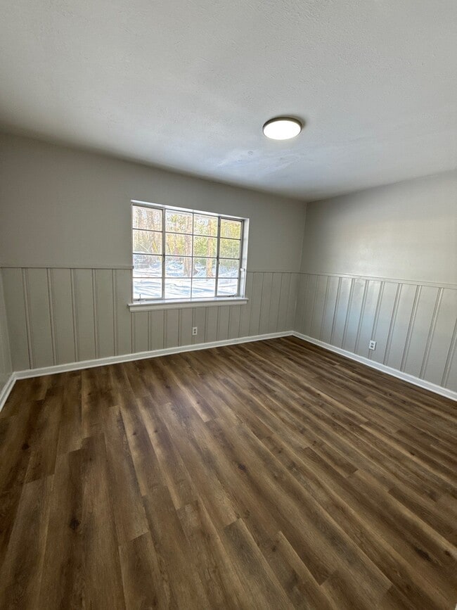 Building Photo - 1130 Warren St