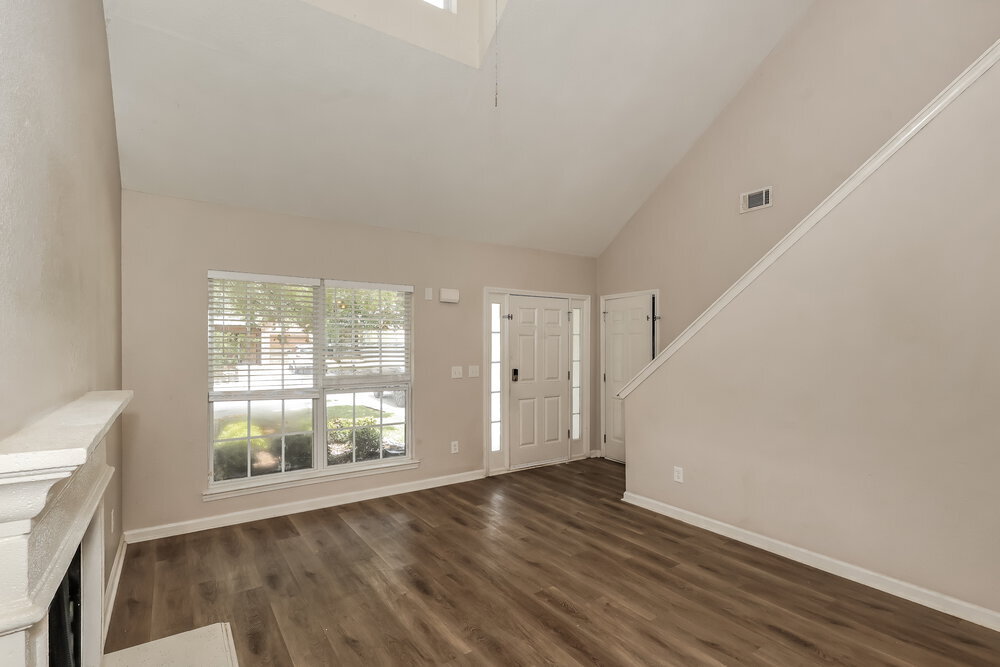 Building Photo - 4423 Ravenwood Dr