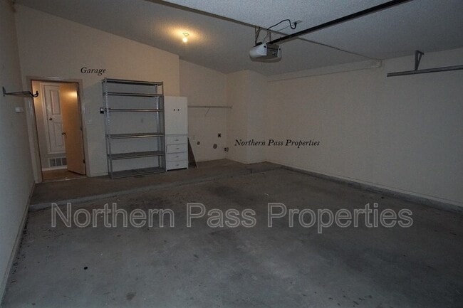 Building Photo - 807 Jaime St