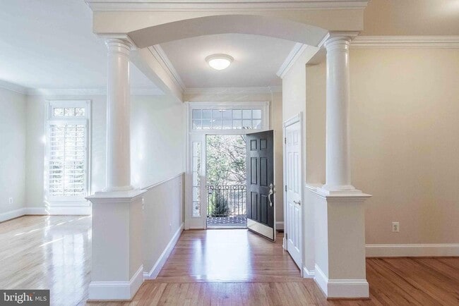 Building Photo - 2303 Sawtooth Oak Ct