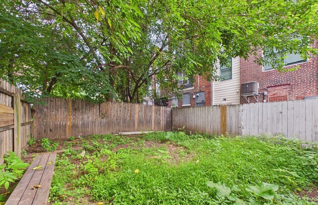 Building Photo - 270 Calder St