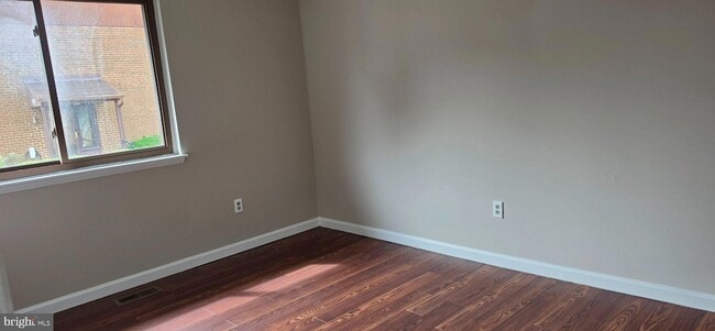 Building Photo - 5870 Chipwood Ct