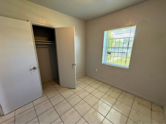 Building Photo - 15330 NW 31st Ave