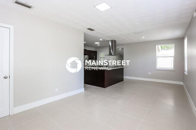 Building Photo - 3 Bedroom Pet-Friendly Home in JACKSONVILLE, FL with Main Street Renewal