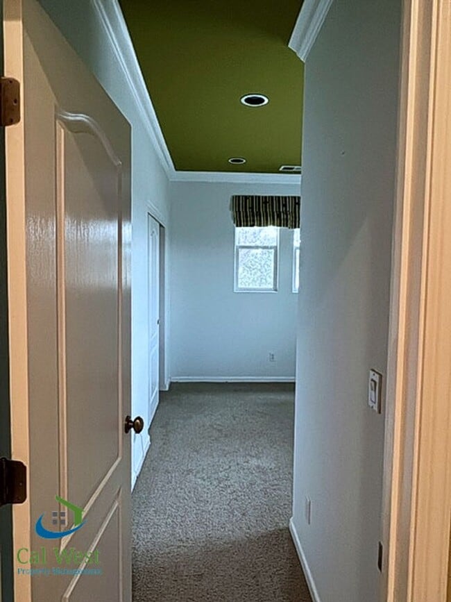 Building Photo - $3995 - 3 Bed/2.5 Bath Two Story Home in D...