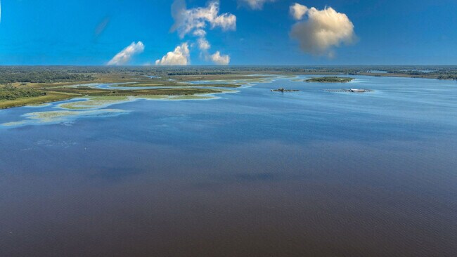 Building Photo - 39259 N Jackson Dr