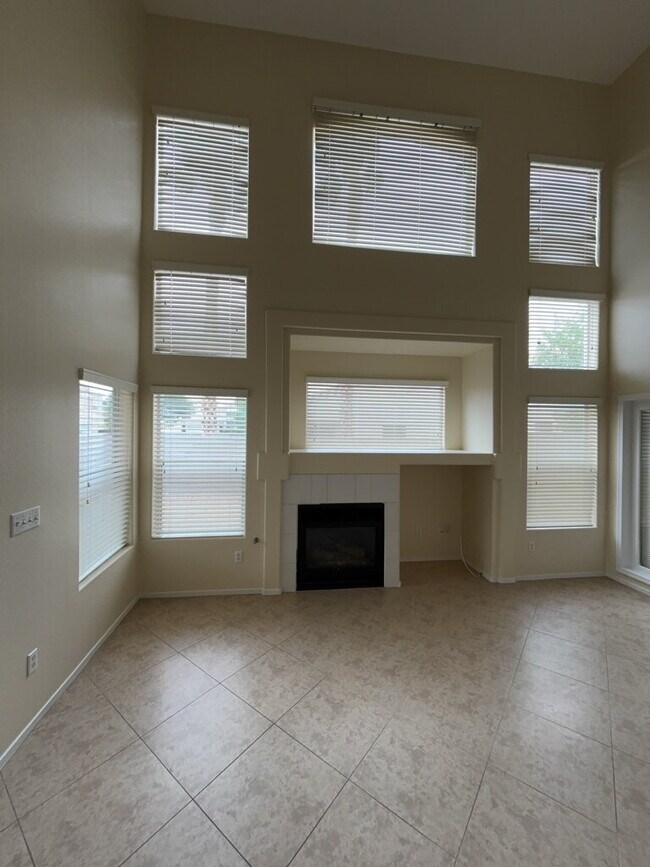 Building Photo - HOLIDAY SPECIAL! SIGN YOUR LEASE BY 12.31.25 AND RECEIVE THE FIRST 2 WEEKS RENT FREE!! This beaut...
