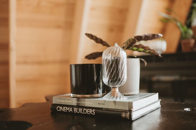 Building Photo - 503 NW D St